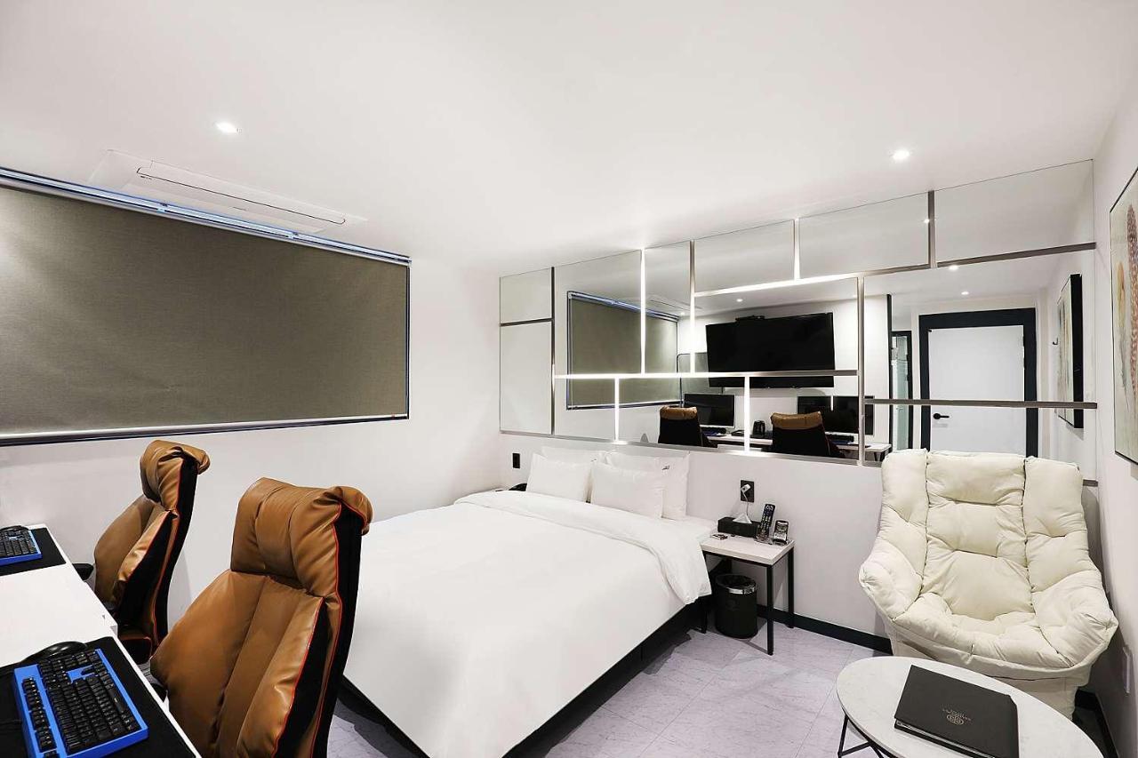 Mariposa Hotel Songtan Pyeongtaek Bagian luar foto