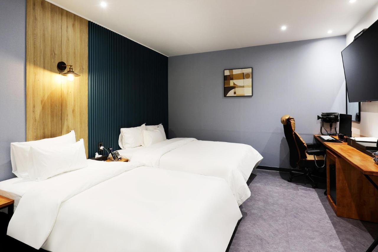 Mariposa Hotel Songtan Pyeongtaek Bagian luar foto
