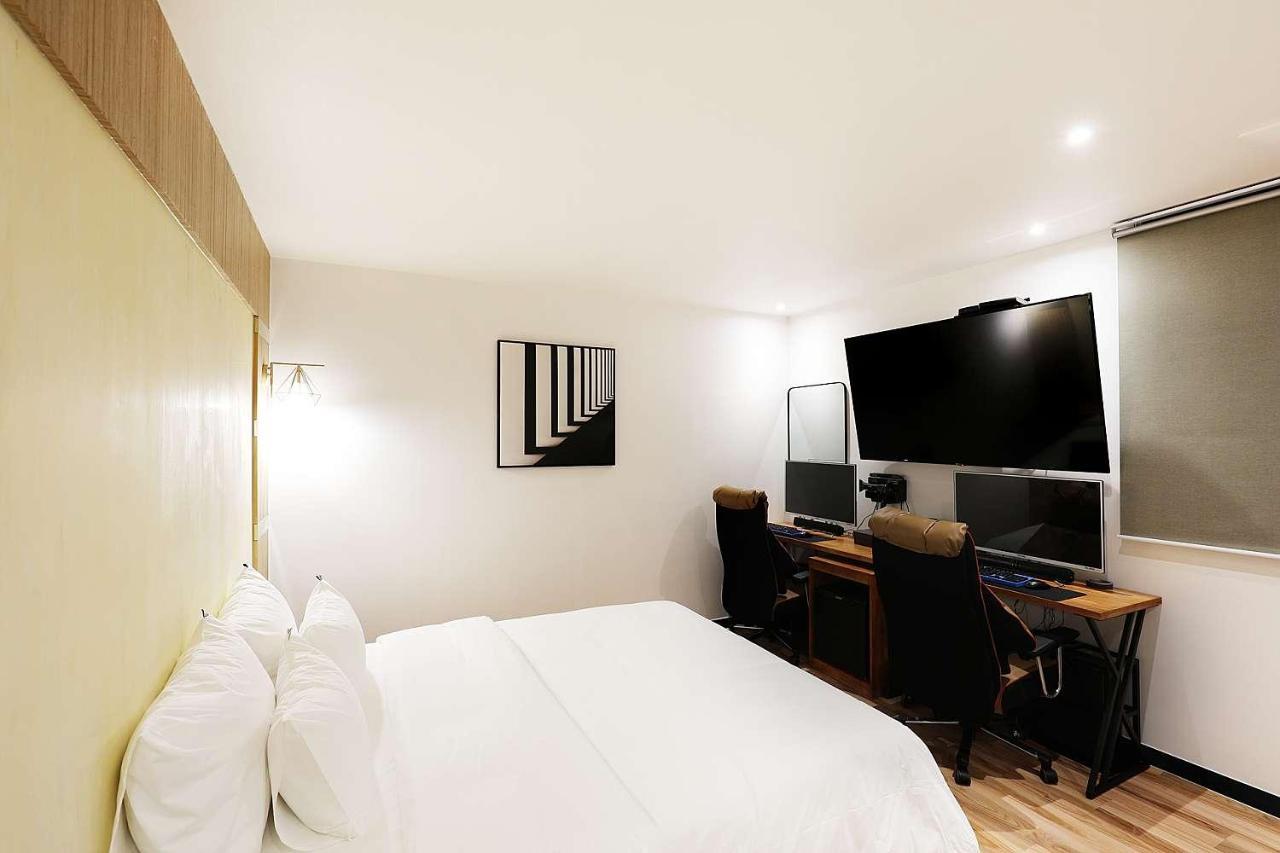 Mariposa Hotel Songtan Pyeongtaek Bagian luar foto