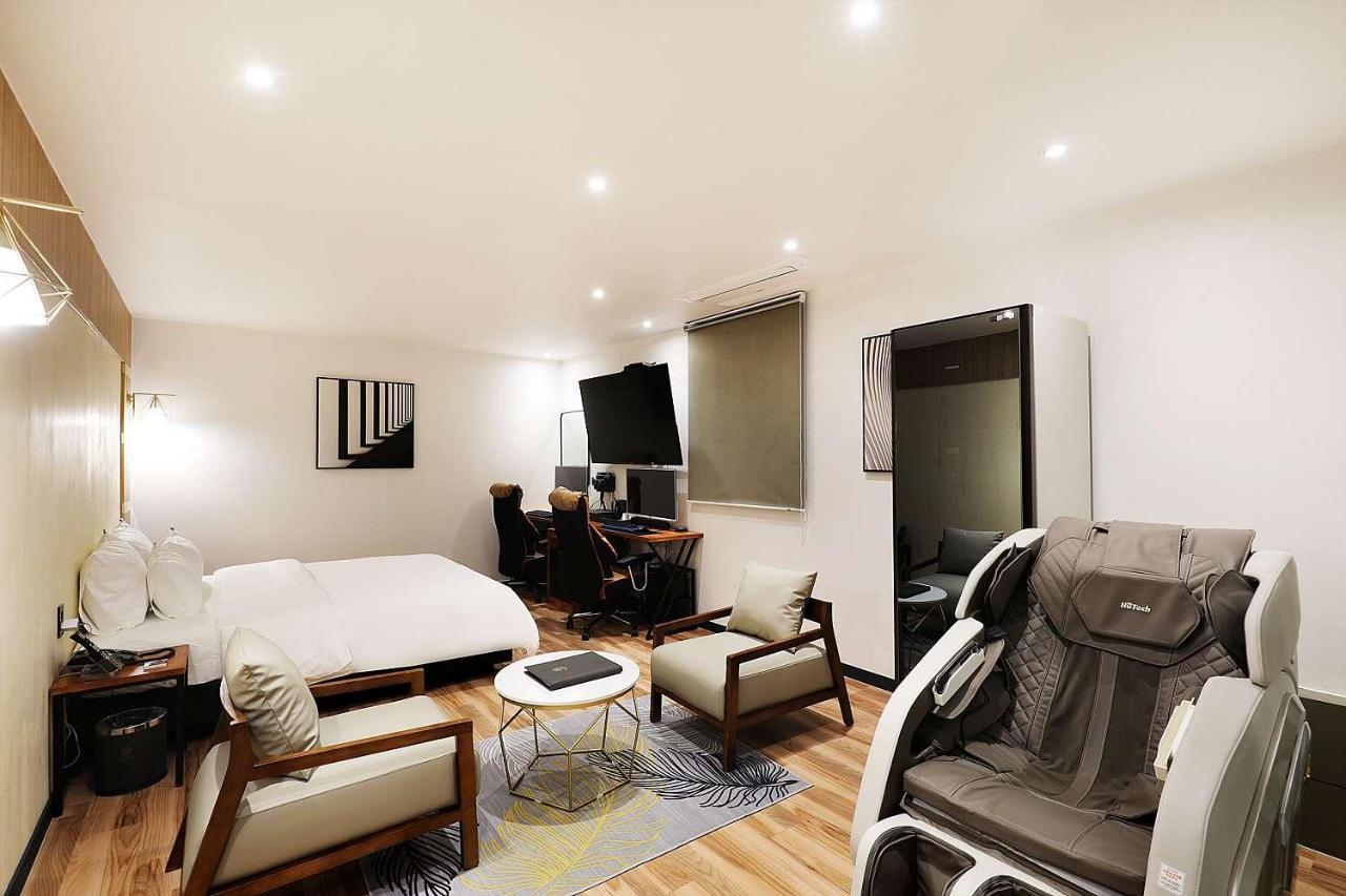 Mariposa Hotel Songtan Pyeongtaek Bagian luar foto